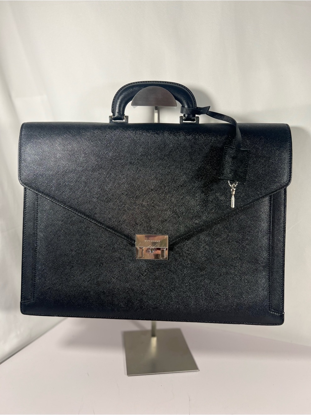 3079: Burberry Black Saffiano Leather Briefcase Attache Case